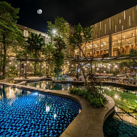 Holiday Inn Cikarang Jababeka By Ihg Екстериор снимка