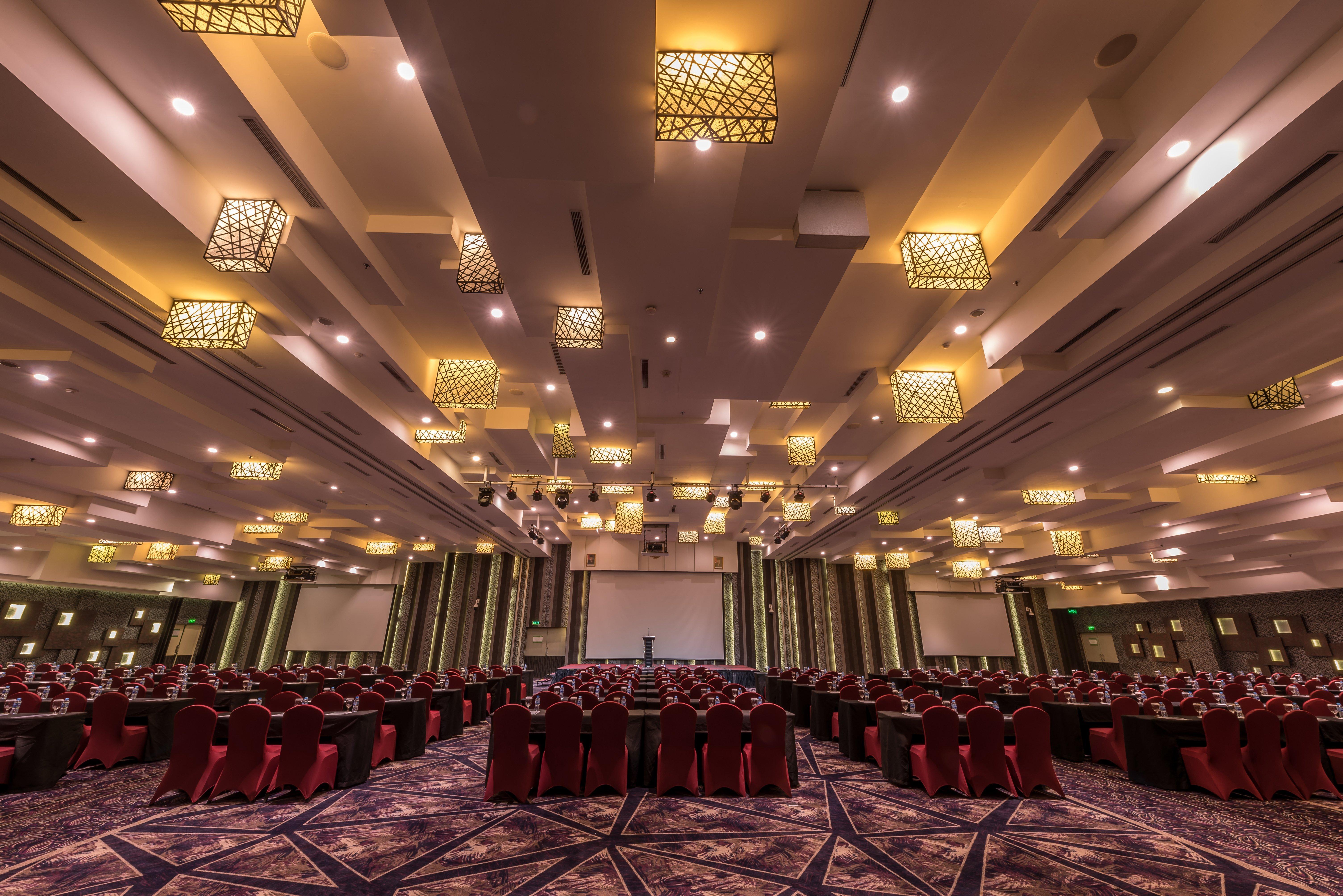 Holiday Inn Cikarang Jababeka By Ihg Екстериор снимка