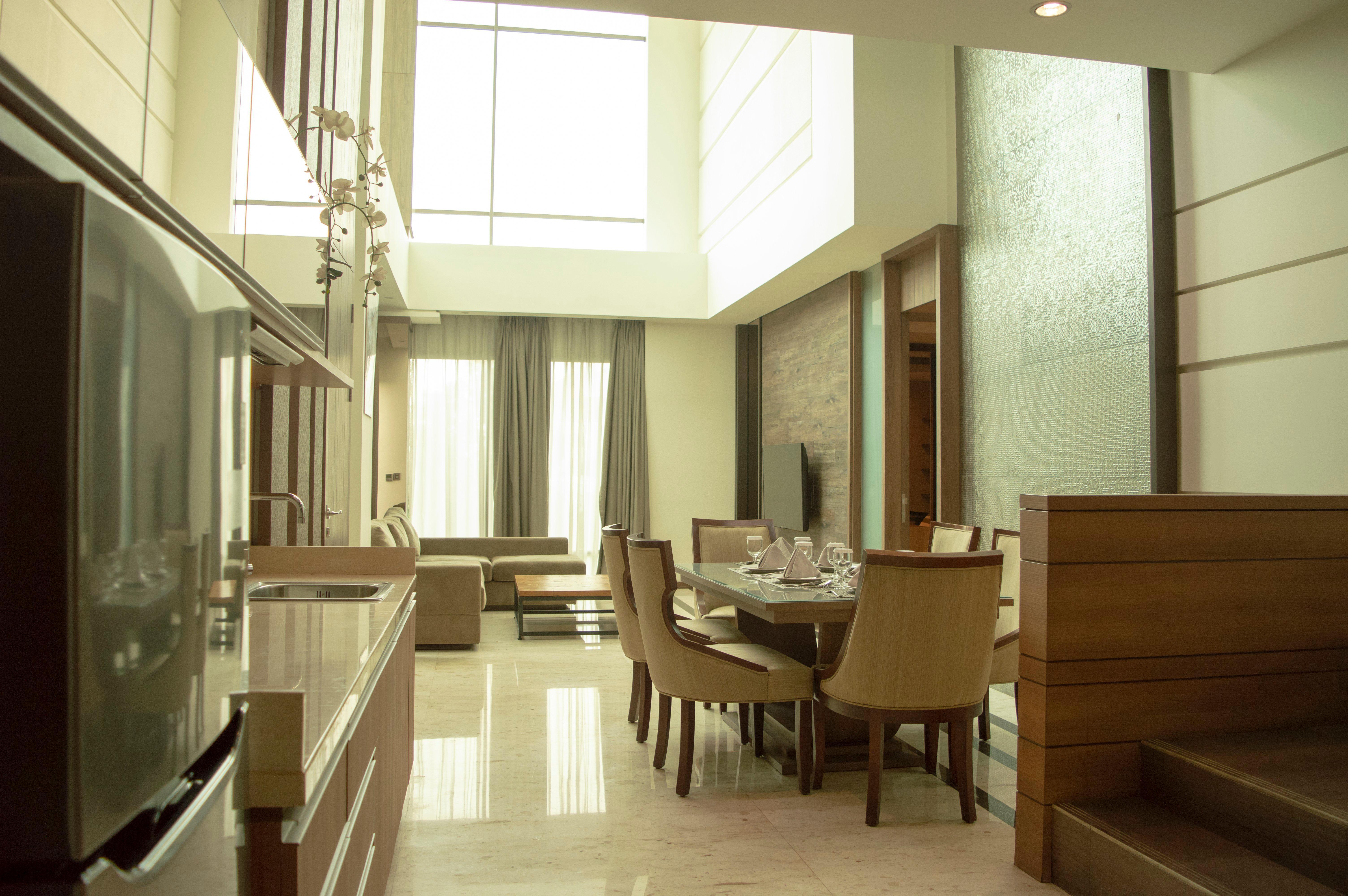 Holiday Inn Cikarang Jababeka By Ihg Екстериор снимка