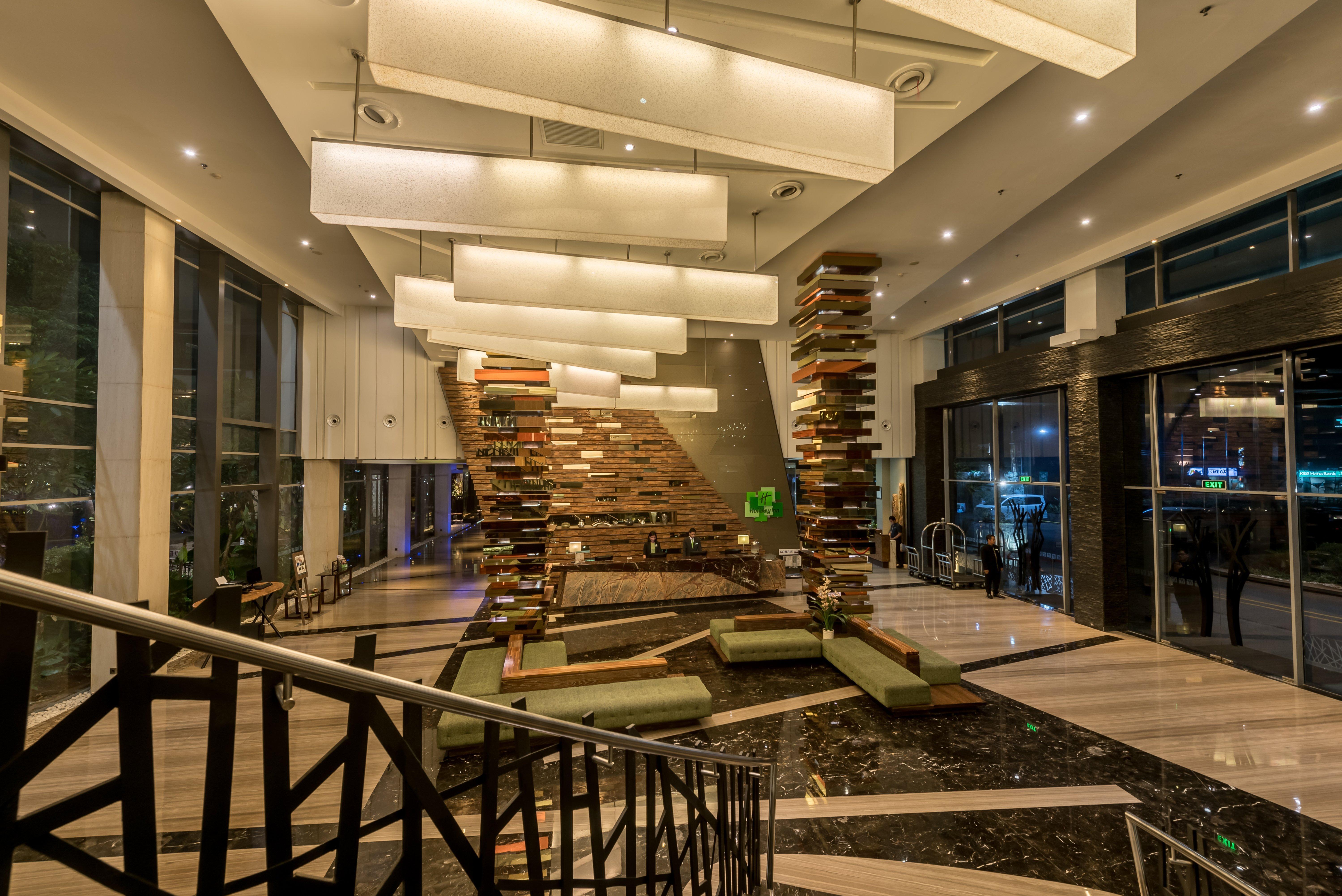 Holiday Inn Cikarang Jababeka By Ihg Екстериор снимка