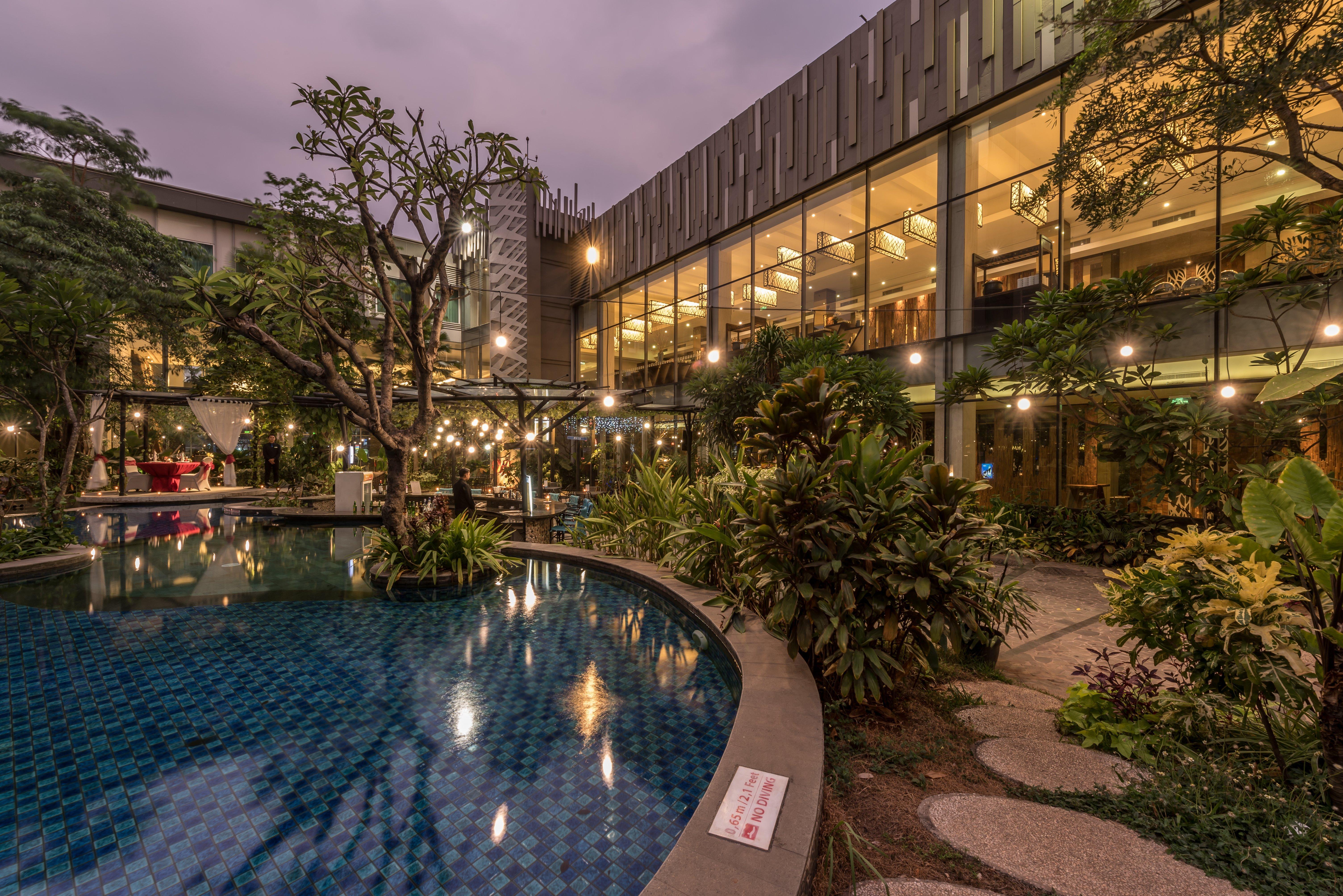Holiday Inn Cikarang Jababeka By Ihg Екстериор снимка