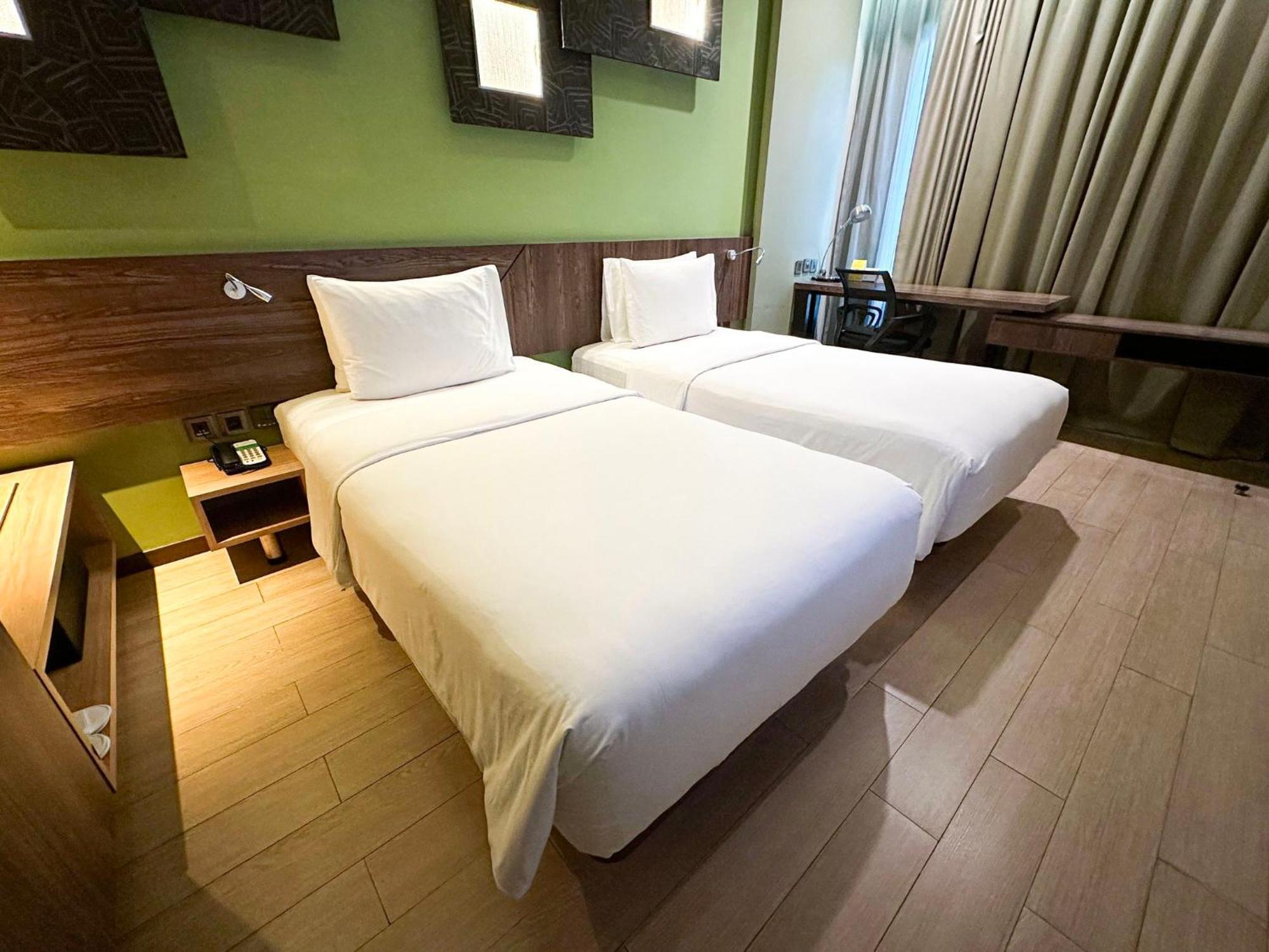 Holiday Inn Cikarang Jababeka By Ihg Екстериор снимка